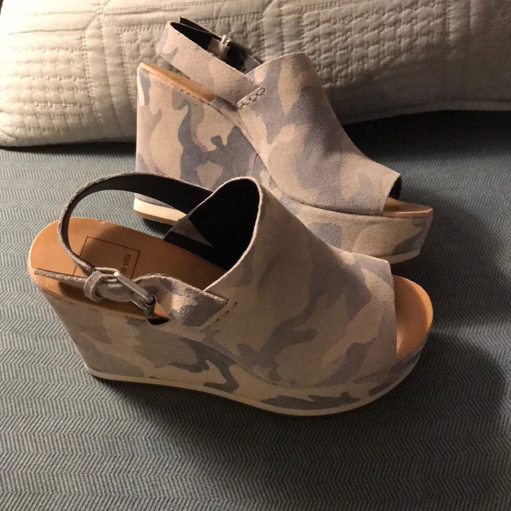 Dolce Vita Suede upper peep toe wedge 6.5 NWOT